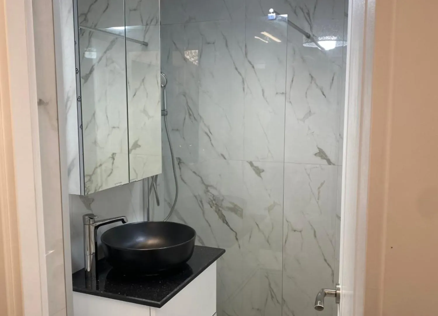 Luxury Apartament In Victoriei Bulevard Βουκουρέστι