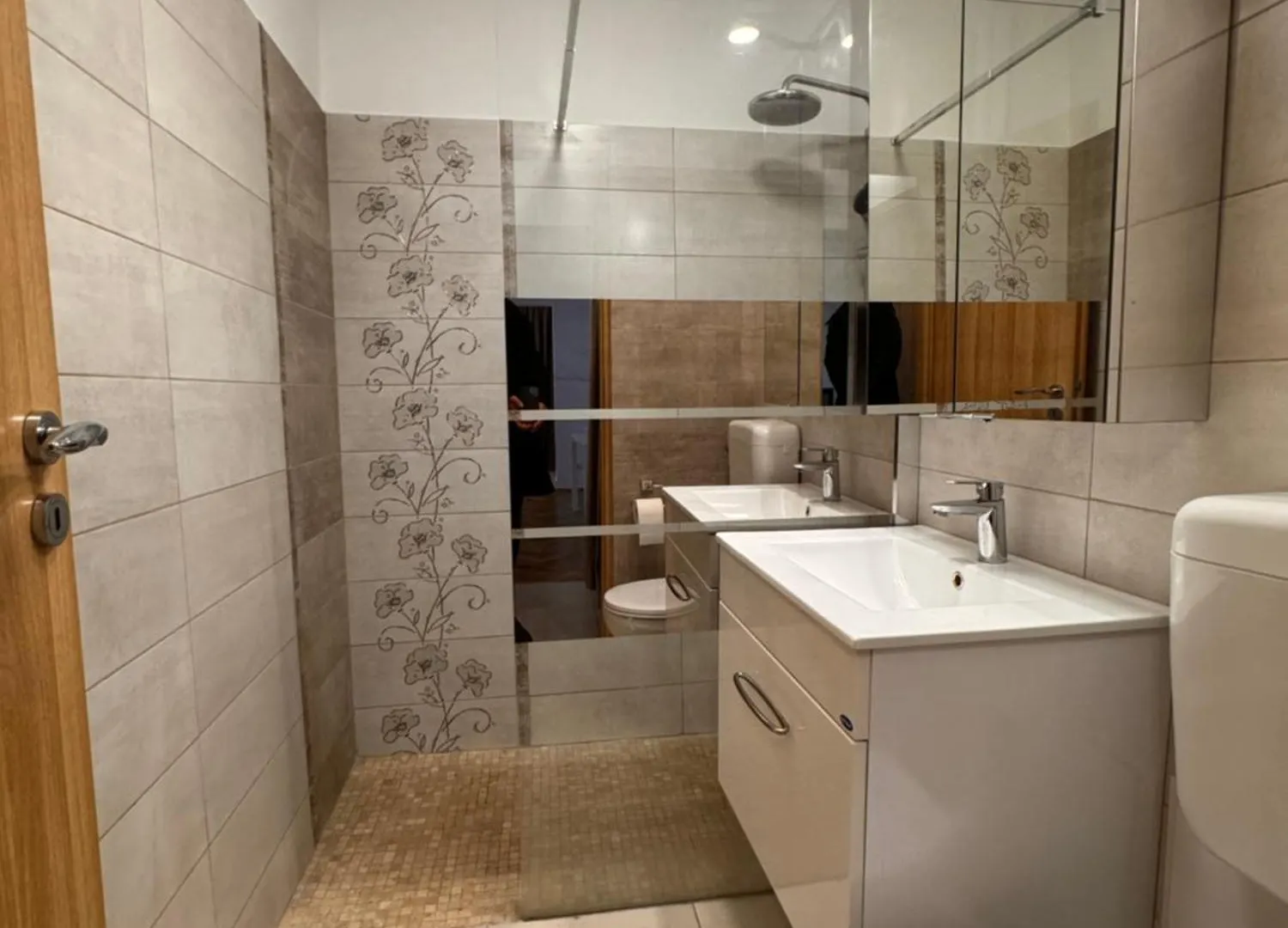 Luxury Apartament In Victoriei Bulevard Βουκουρέστι